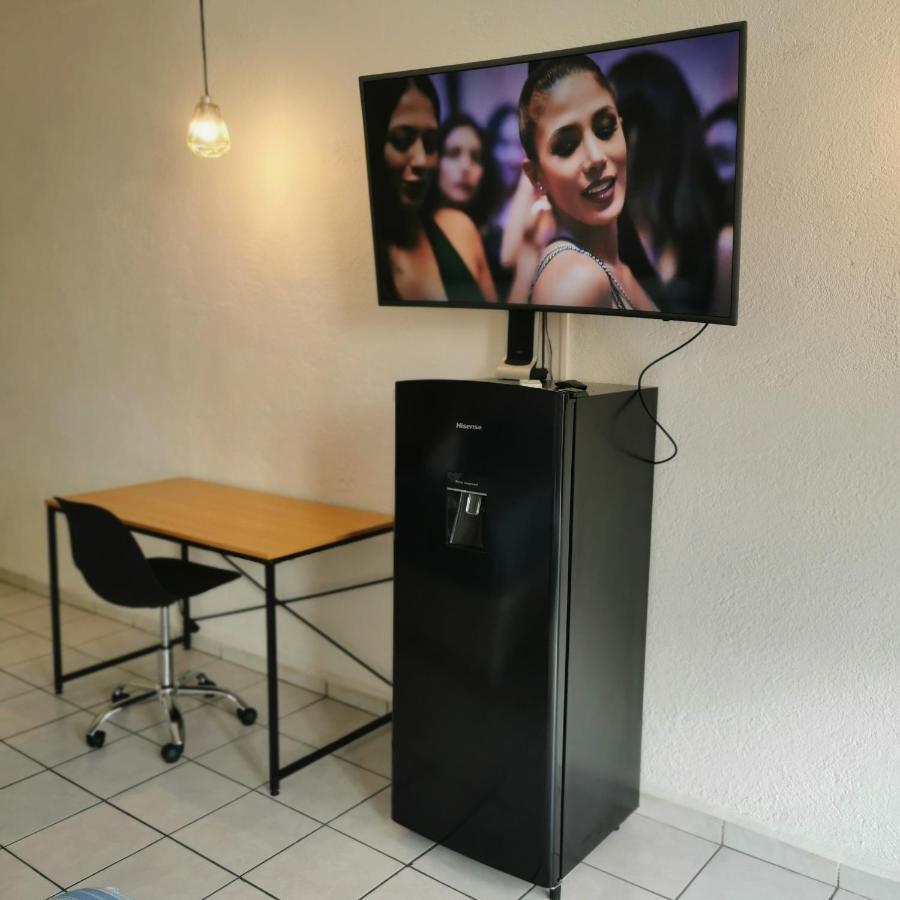 Lovely Studio Apartment With Balcony Ac & Wi-Fi, Minutes From Downtown! Ζιουατανέχο Εξωτερικό φωτογραφία